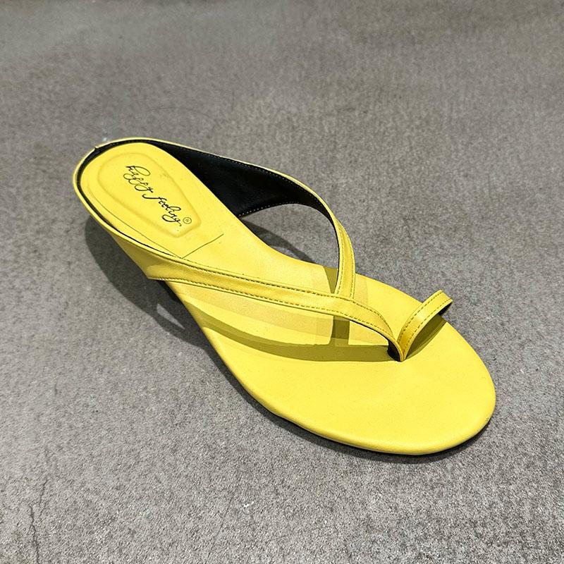 Fashion New In Summer Beach Ladies Low Heel Slippers Female Flip Flops Slides Sandals Fashion Women Heeled Slippers Shoes Pumps