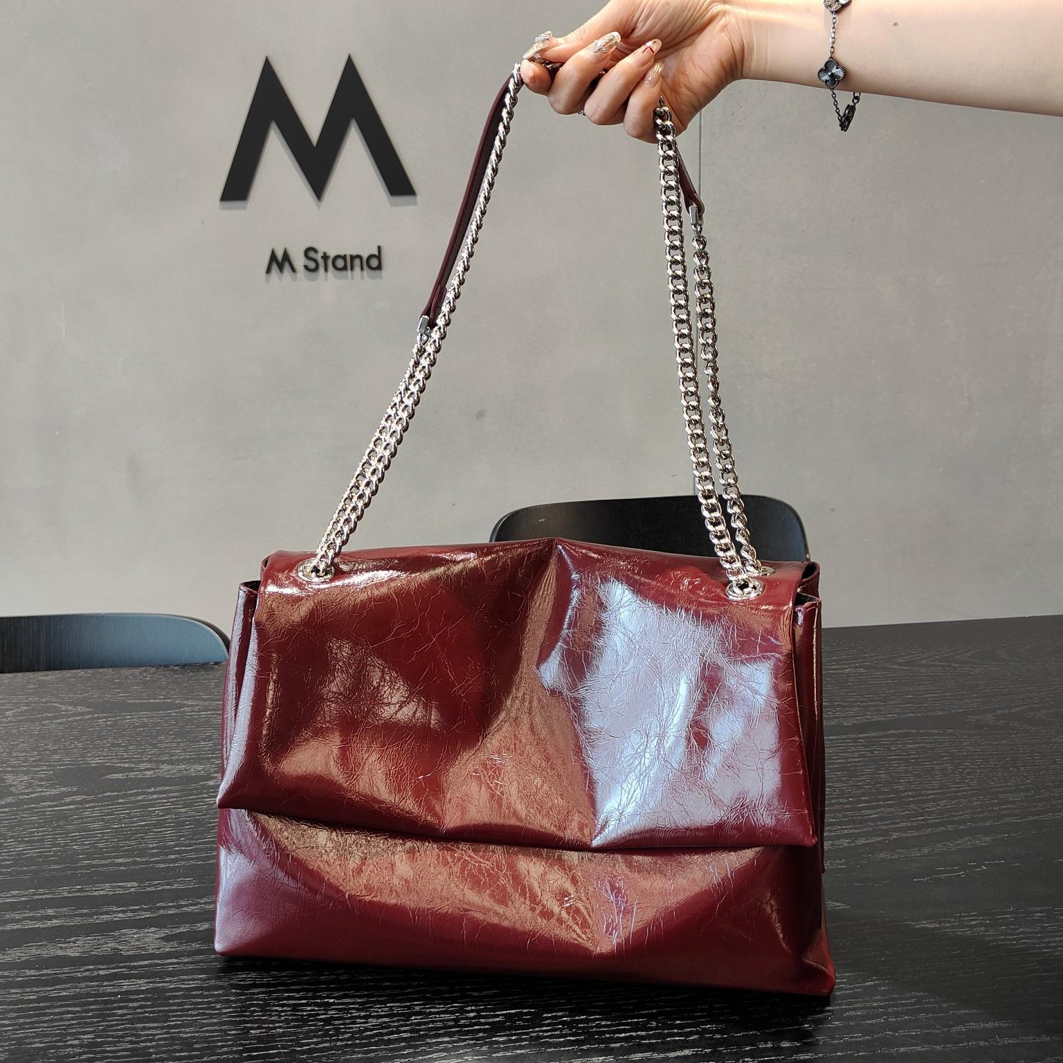 

Grade Cowhide Leather Fashionable New Style Single-Shoulder Crossbody Bag For Women Large Capacity Tote Bag Versatile Ladies Bag 33.5x12x22cm красный