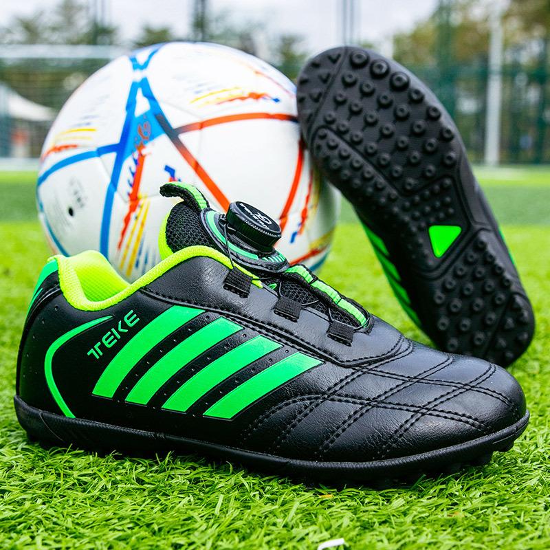 

2025 новые кожаные детские футбольные бутсы с вращающейся пряжкой, мужские, для сломанных ногтей, для молодых студентов, спортивная обувь без шнурков 39