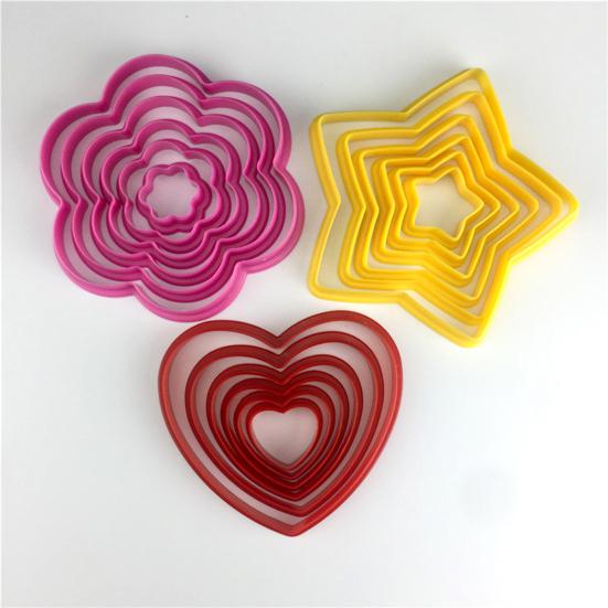 1 Set Tagliabiscotti Forma di Fiore Fai da Te Plastica Pentagramma Cuori Stampini per Cottura Stencil per Bambini