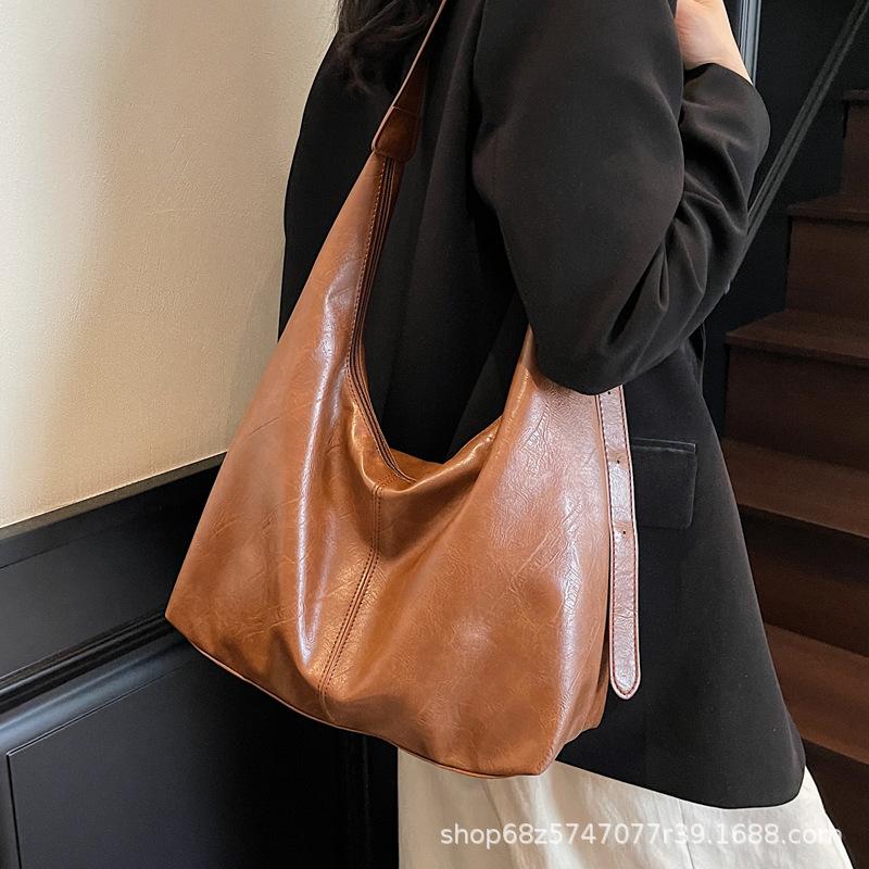 Large Capacity Bag Women's 2025 New Soft Leather Underarm Shoulder Bag Retro Bucket Women's Commuter Tote Bag for Work