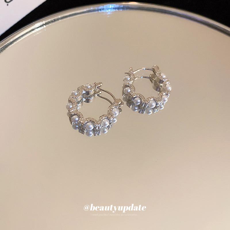 Dongdaemun pearl hollow circle ear buckle temperament simple stud earrings fresh Mori small earrings wholesale women