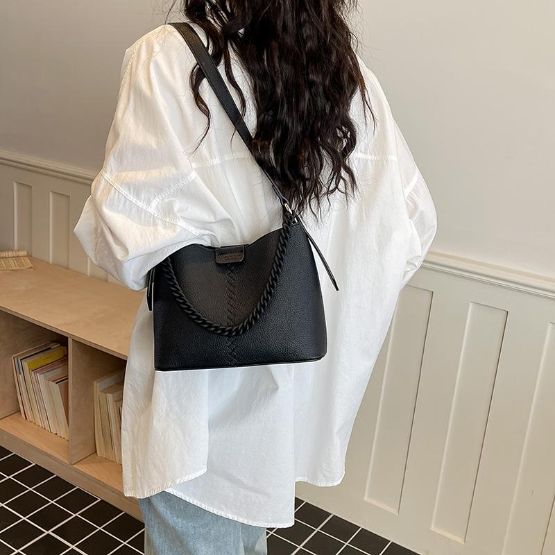 Summer Women's Bag Commuting Underarm Crossbody Tote Bag Fashion Chain Handbag Quality Pu Leather Shoulder Bag Purple Bolsos