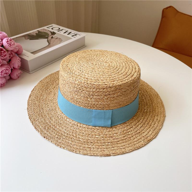 

Raffia Boater Hats Women Summer Hat with Ribbon Band flat top Sun Hat Wide Brim Beach Hat Ladies Canotier Hat небо синє кольору