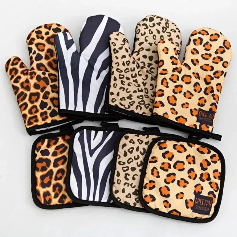 New Kitchen Gloves Insulation Leopard Pattern Pad Cooking Microwave Gloves Baking BBQ Oven Potholders Oven Mitts Potholder Pad for Kitchen