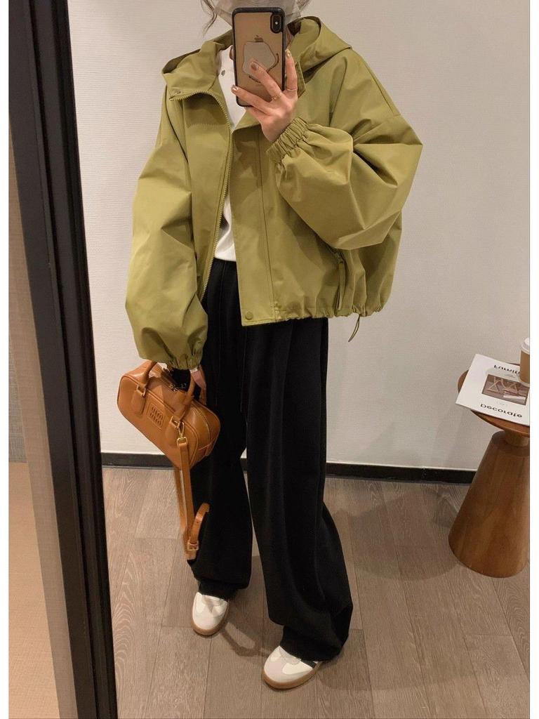 Women's 2025 Autumn College-Style Hooded Trench Coat: Loose, Casual, Windproof, and Cold-Proof.