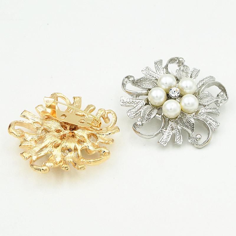 Round Flower Pearl Brooch Lapel Pin