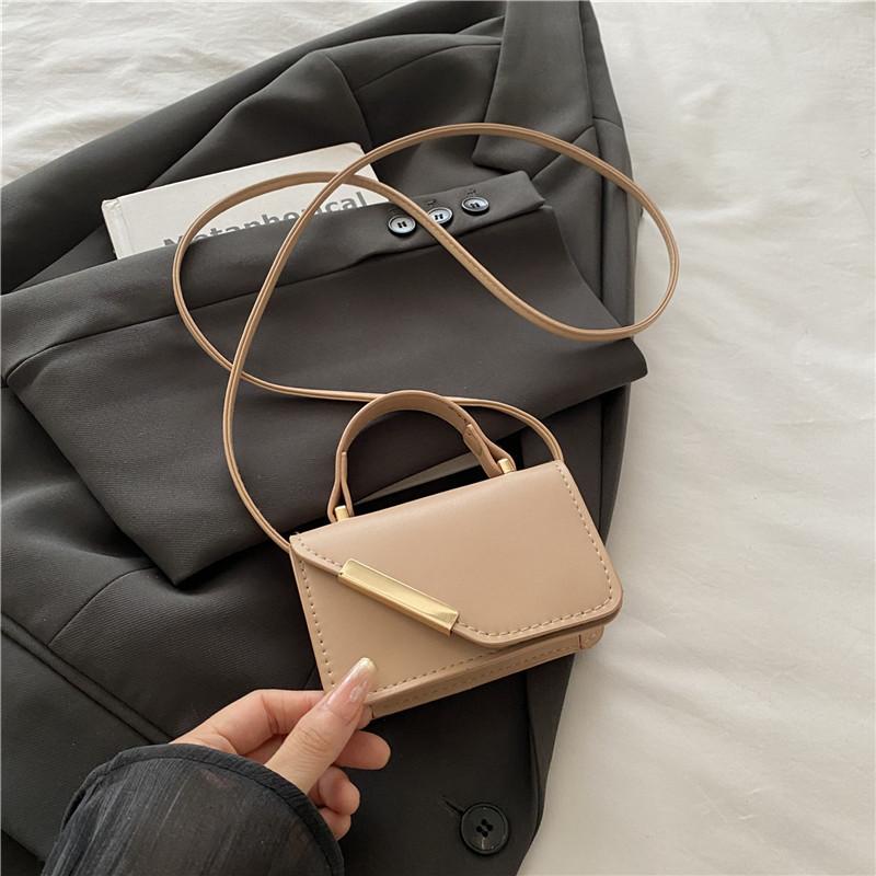 This year's popular niche design shoulder messenger bag 2025 summer new fashion simple temperament small square bag foreign style