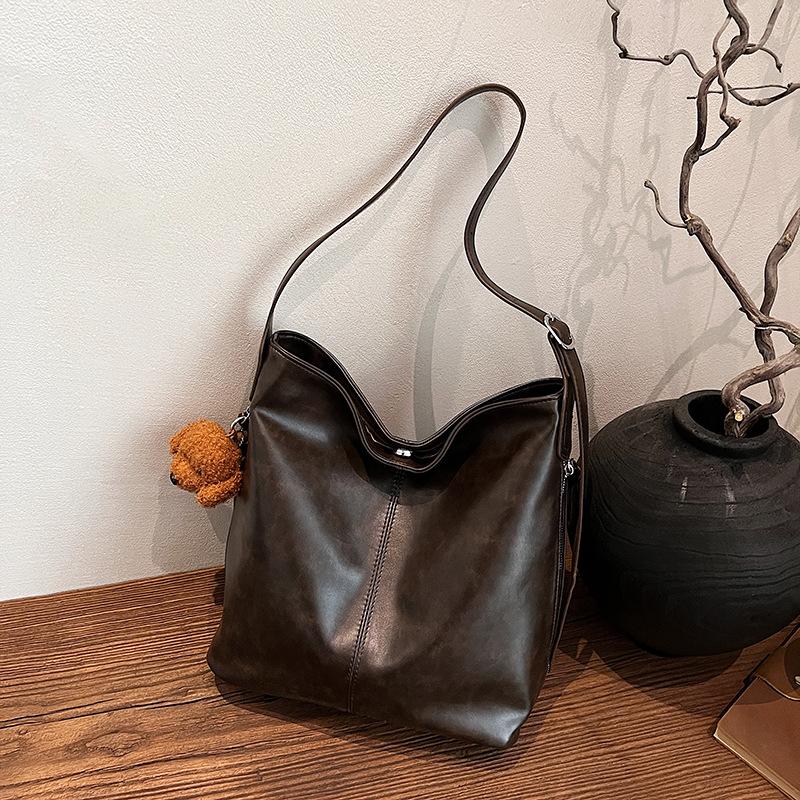 Bag Women's Large Capacity 2025 New Fashion Versatile Retro Premium Shoulder Bag Crossbody Bucket Bag