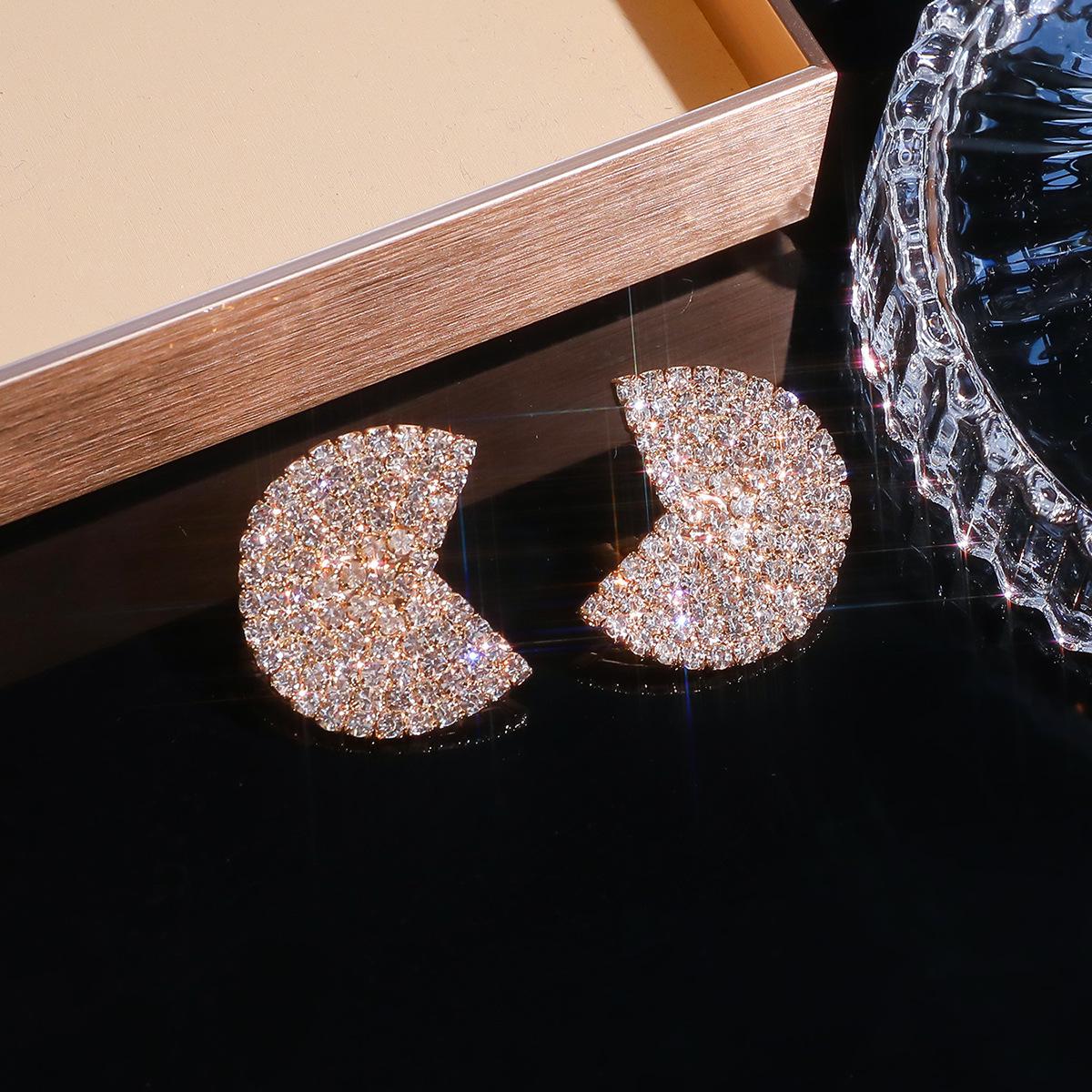 

Изысканные круглые серьги-каффы неправильной формы с дизайном из бриллиантов для женщин