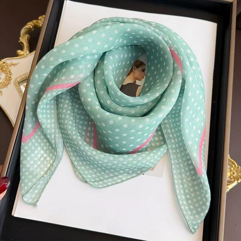 Small square scarf, new Korean version, small fresh polka dots, simple temperament, literary style, atmosphere, headscarf, decorative scarf, silk scar