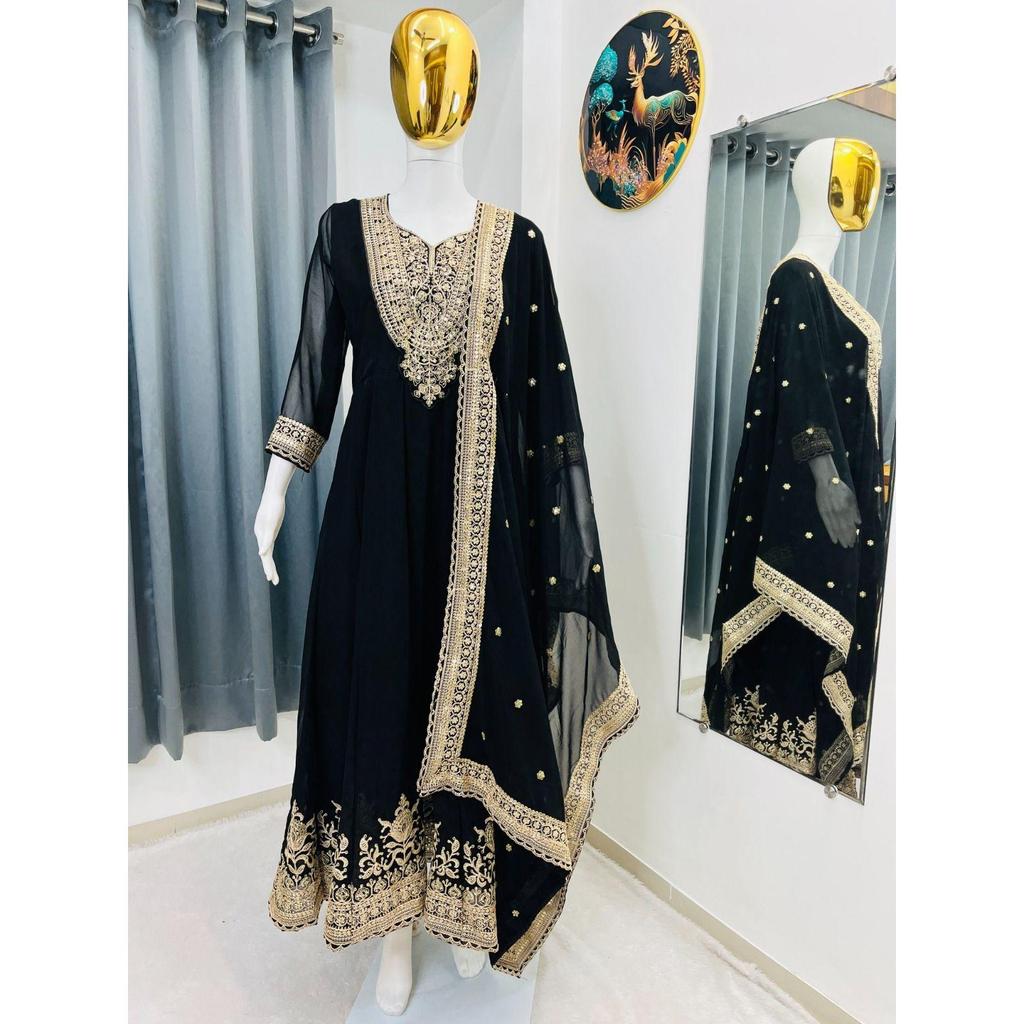Rochie de prânz specială de festival cu broderie bogată și aplicații cu paiete, set cu dupatta