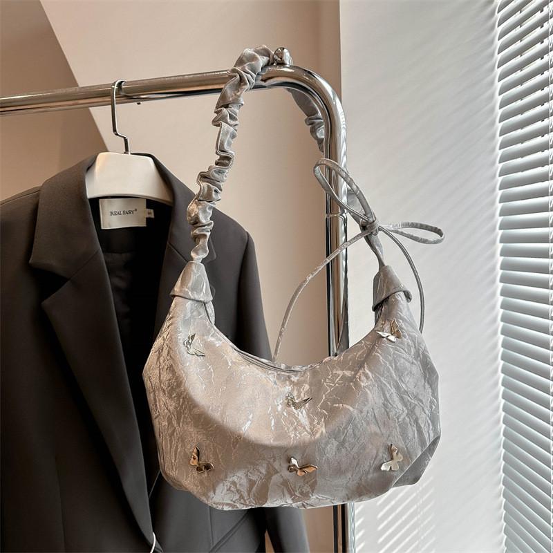 

Chic Street Style Black White Silver Tote Bag With Spacious Interior And Unique Design For Daily Use срібний