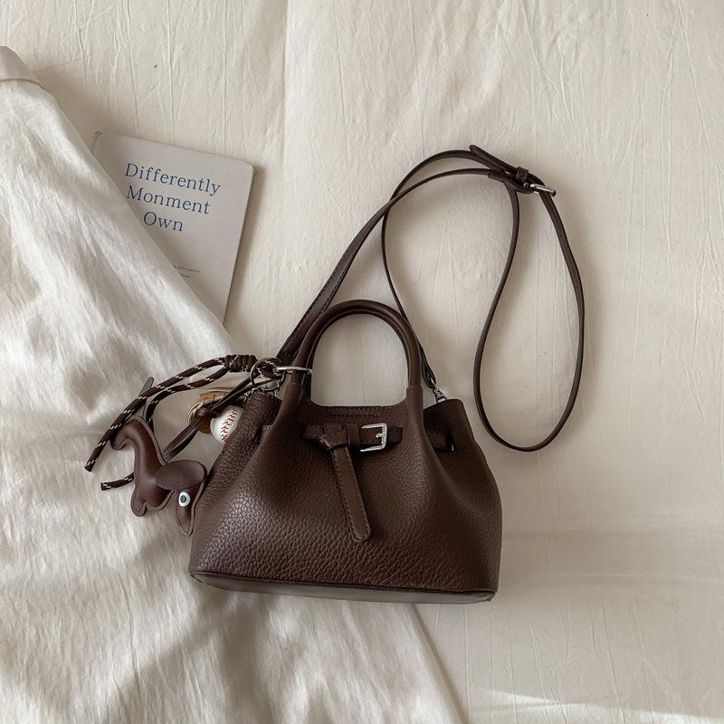 Fashionable and Sophisticated Bag - Simple Business Tote with Shoulder Strap and Stylish Crossbody Design