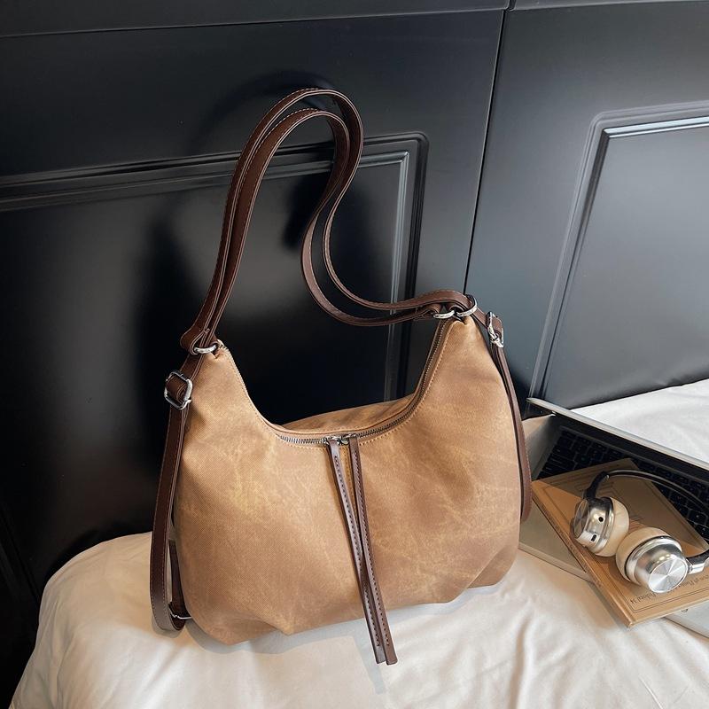 Korean Texture Women's Tote Bag 2026 Large Capacity Cute Pendant One-shoulder Crossbody Bag Casual Underarm Bag