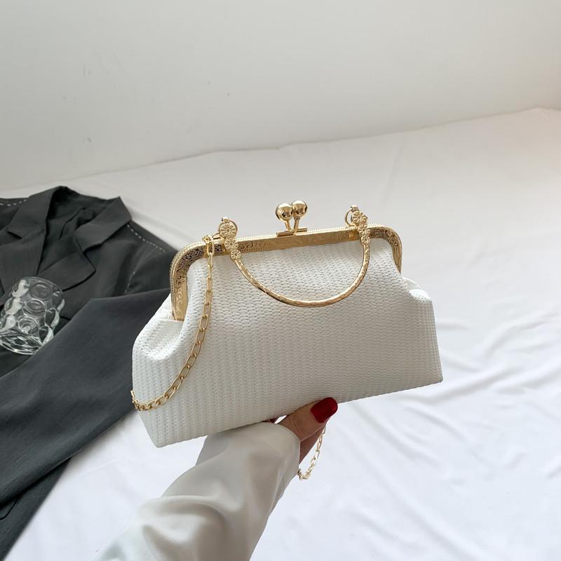 

Contemporary Minimalist Shell Clutch Bag In Fashionable Colors For Effortless Daily Style білий