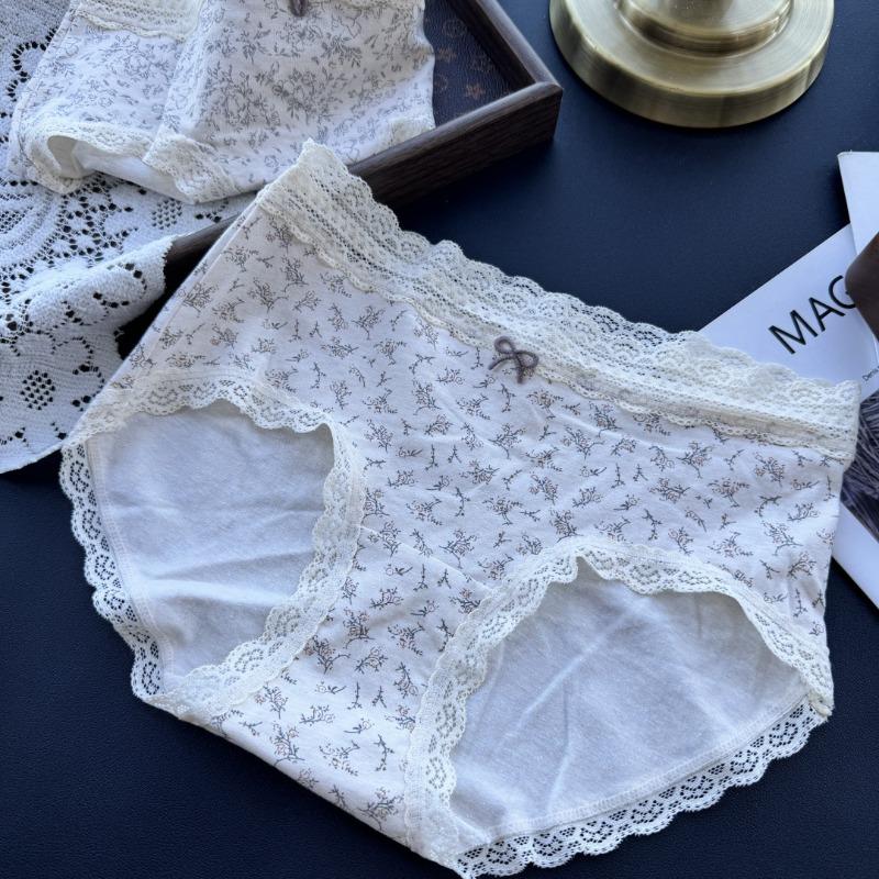 Ladies Spring and Autumn Lovely Cartoon Cotton Gentle Wind Waist Panties