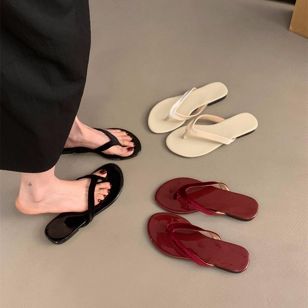 Flat bottom red French small cool slippers women's shoes outer wear 2025 new summer casual soft bottom pinch flip-flops