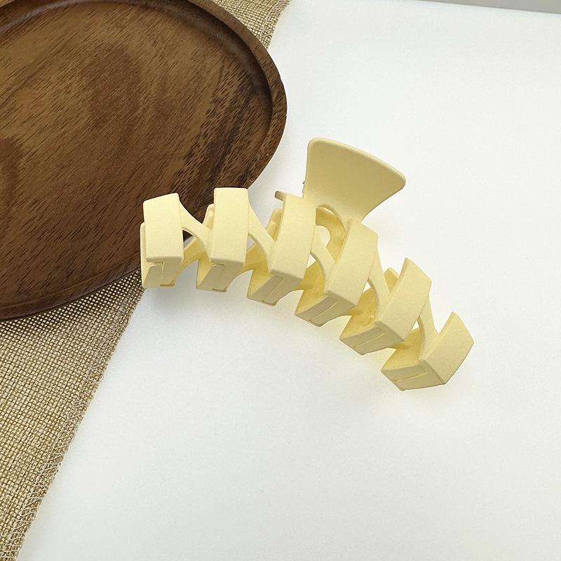 

High-End Frosted Women s Hairpin - Large Shark Clip Headdress бежевый