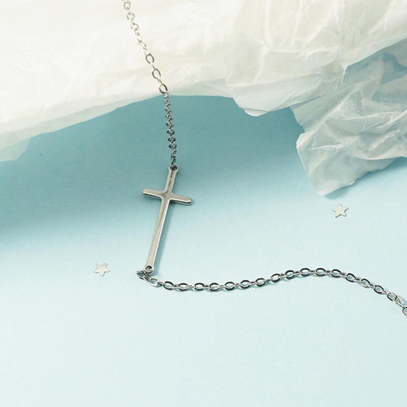 Minimalist Geometric Cross Bracelet - Chic Korean Trendsetter Jewelry for Women