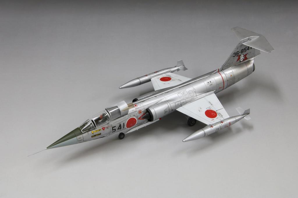 Fine Molds 1/72 Jet Aircraft Series Air Self-Defense Force F-104J Fighter "Eiko" Plastic Model FF07 (Airplane)
