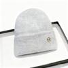 Nuovo cappello lavorato a maglia, viso piccolo in autunno e inverno, paraorecchie, cappello a pullover, caldo, a coste e ispessito, versatile cappello in lana per circonferenza cranica ampia