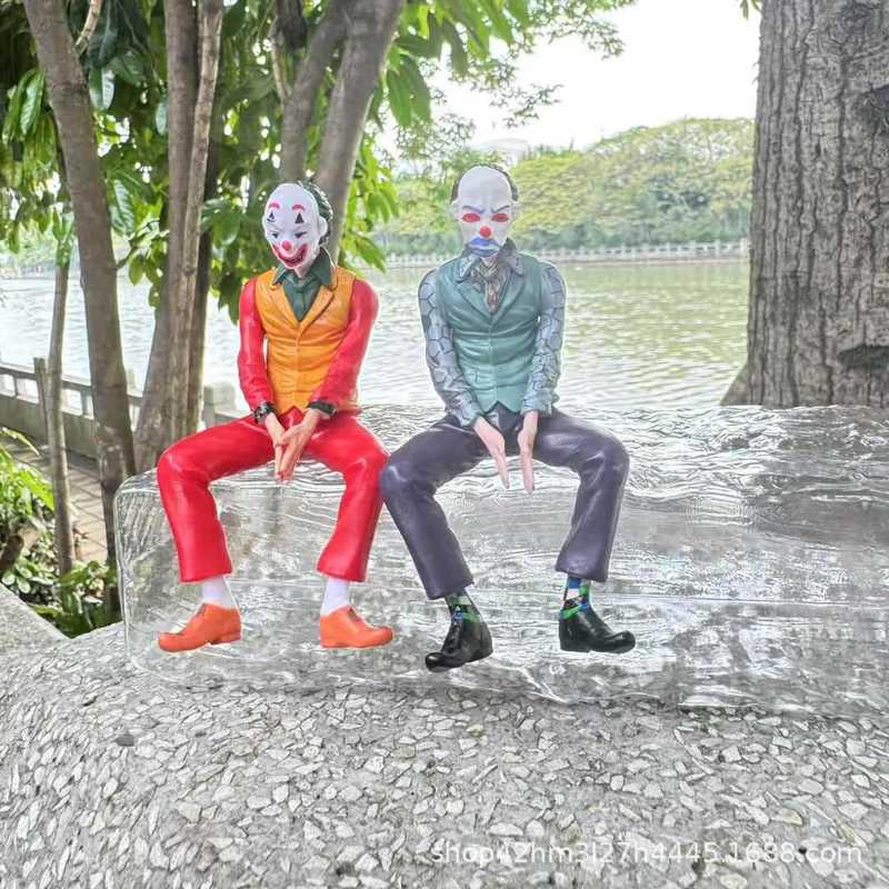 Joker Heath Ledger 16cm Sitting Posture Roof Decoration CarDoll Tail Pendant Collectible Action Figure Statue for Toys & Hobbies