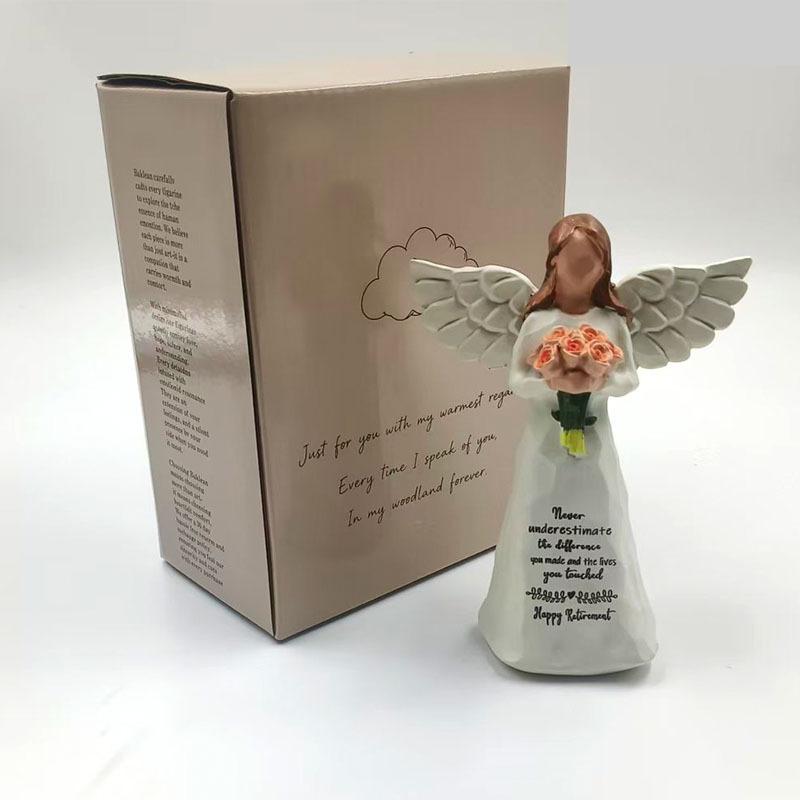 Resin Figurine with Bouquet - Creative Desktop Ornament Gift