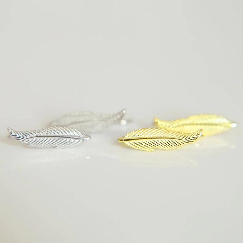 Huitan Delicate Feather Design Hook Earrings  Color/Gold Color Trendy Accessories for Women Contracted Metal Leaf Jewelry