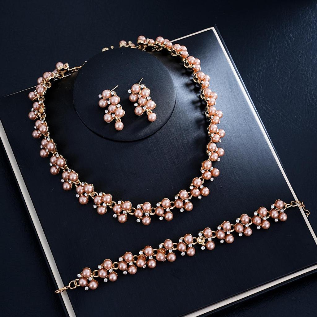 Luxurious Geometric Rhinestone Pearl Jewelry Set: Necklace, Bracelet, Earrings