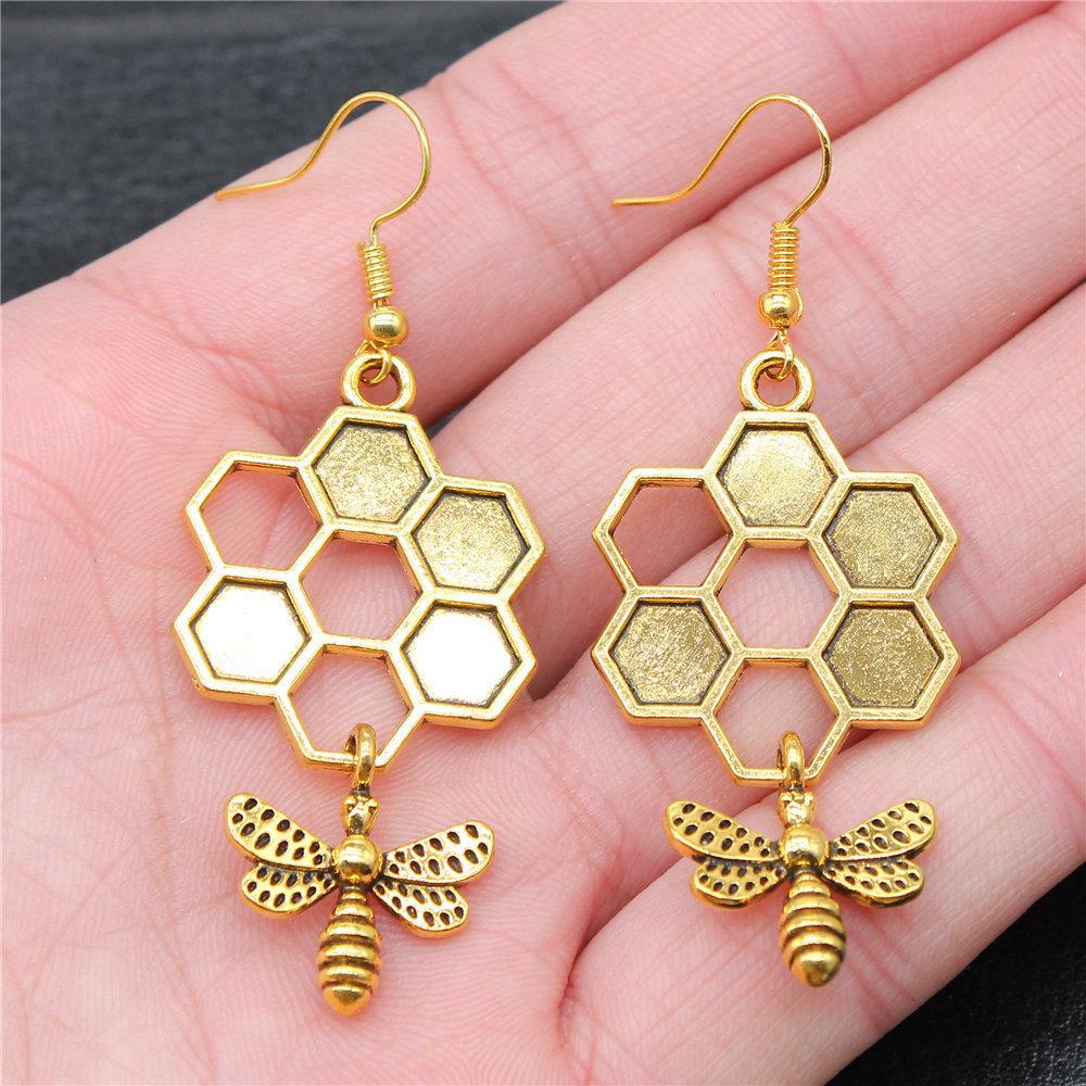 Hängeohrring Biene Wabe Minimalistische Schmuckkomponenten Ohrringgröße 18x19mm QE004