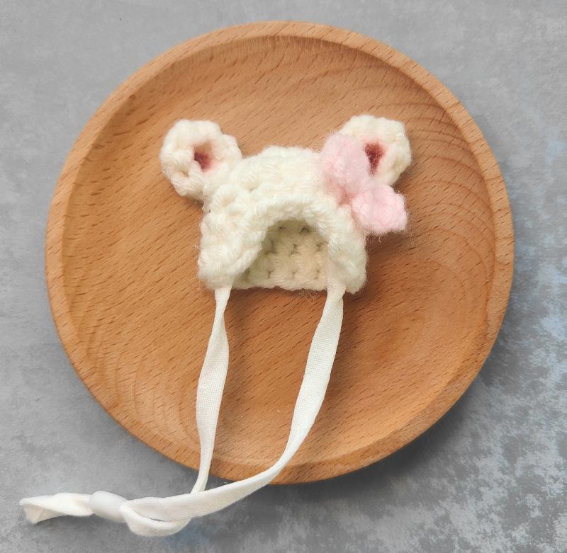 Valentine's Pearl Desktop Goose Set with Mini Knitted Hat & Adjustable Wings Clothing