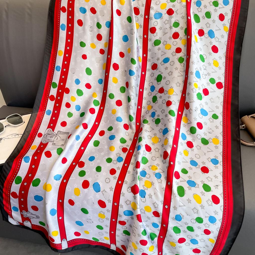 Módní všestranný barevný hedvábný šátek s potiskem puntíků jarní a letní tenký cestovní dovolenkový opalovací plážová osuška dámská šála
