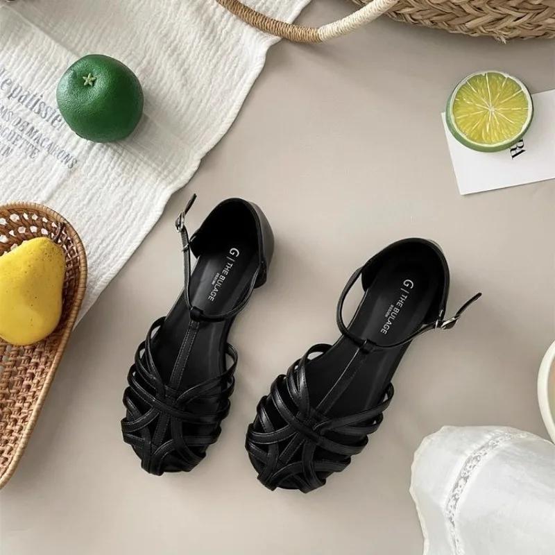 2025 Summer Fashion Weaving Hollow Flat Bottom Baotou Comfortable Soft Bottom Sandals for Women's Casual Versatile Sandals