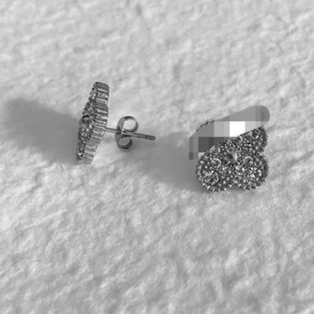9MM Small Four-leaf Flower Earrings Fashion Fresh Small Earrings
