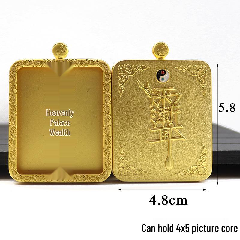 

Taoist Single-Sided Thangka Amulet Pendant Box with Replaceable Bagua Diagram Picture