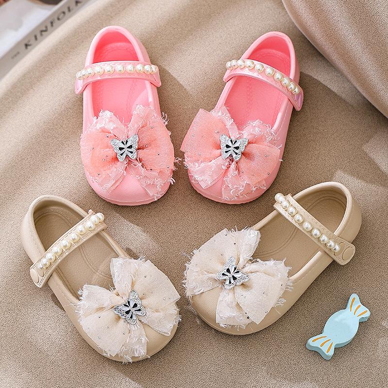 Little Girl Princess Bow Pearl Shoes - Spring/Autumn Soft Sole Sandals with a New Chinese Fragrance Style.