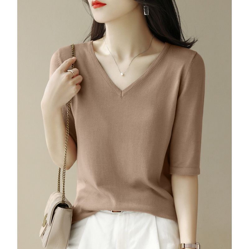 

Классная трикотажная футболка с фиолетовыми плечами, V-образным вырезом и рукавами до локтя Khaki S