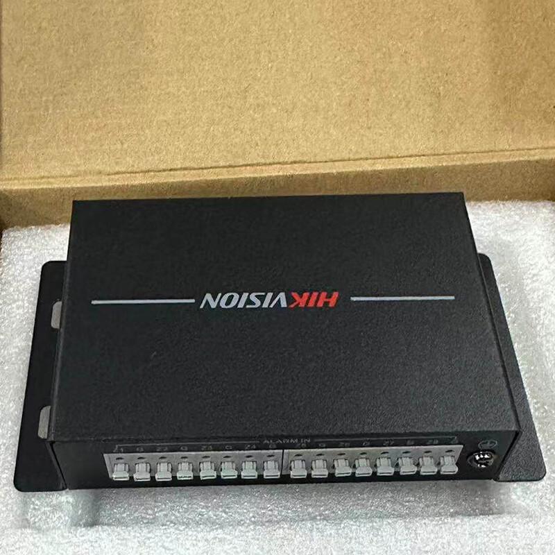 HIKVISION 8-Zone Bus Expansion Module CN plug (adapter included)