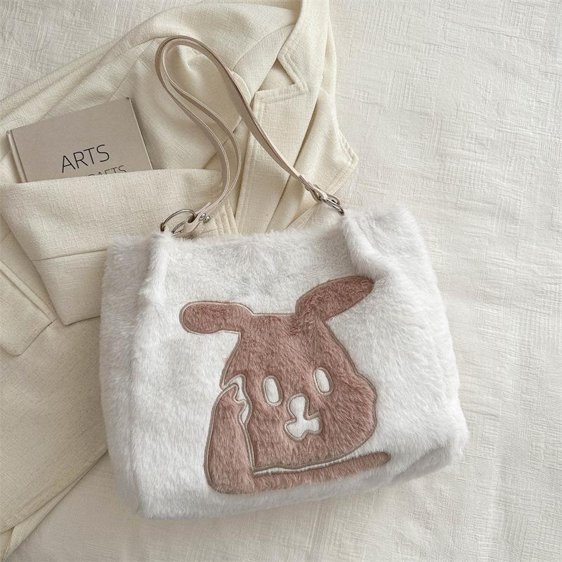 

Зимняя плюшевая сумка для отдыха большой вместимости 2025 корейская версия новой универсальной ins на плечо подмышку сумка-тоут тренд белый