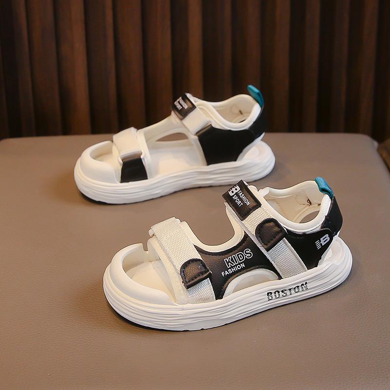 Sandali Chiusi per Bambini 2026: Scarpe da Spiaggia Estive per Ragazzi e Ragazze con Suola Morbida e Design Anti-Calcio