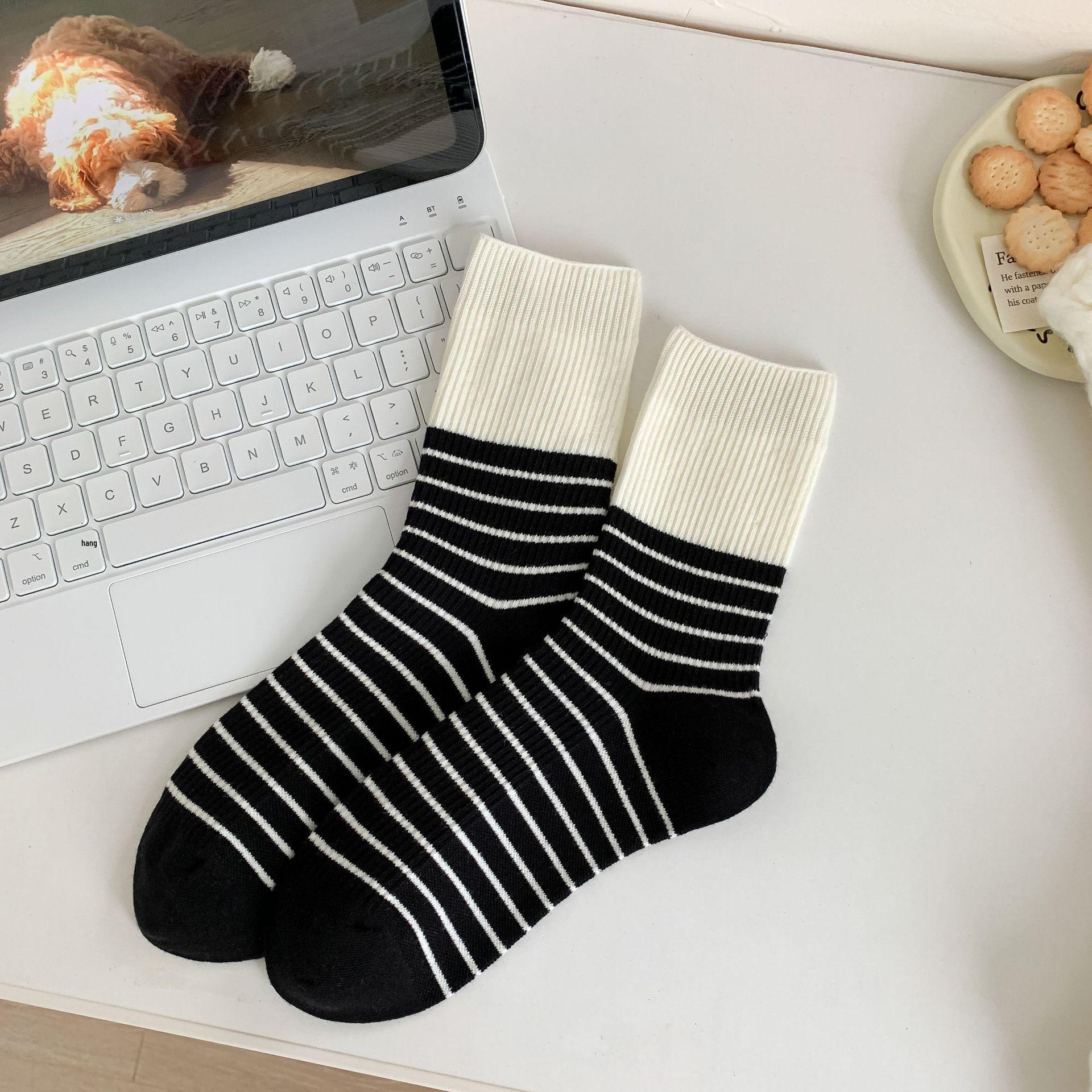 Women s Winter Thick Striped Knee-High Socks - Korean Style, Warm and Casual for Autumn and Winter One Size