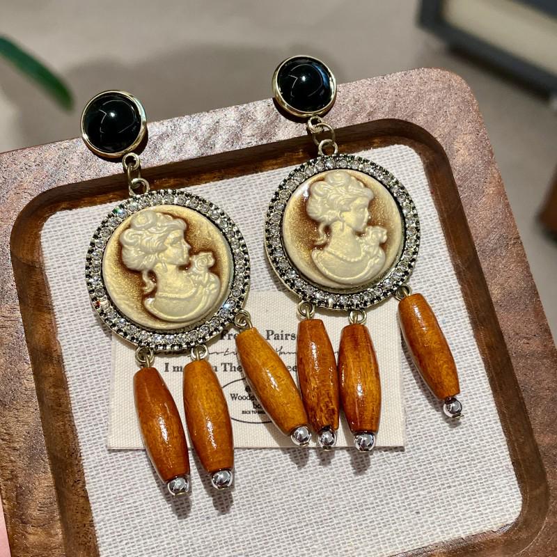 

European & American Unique Round & Teardrop Wooden Earrings - Retro, Fashionable, Exaggerated High-Class Feel.