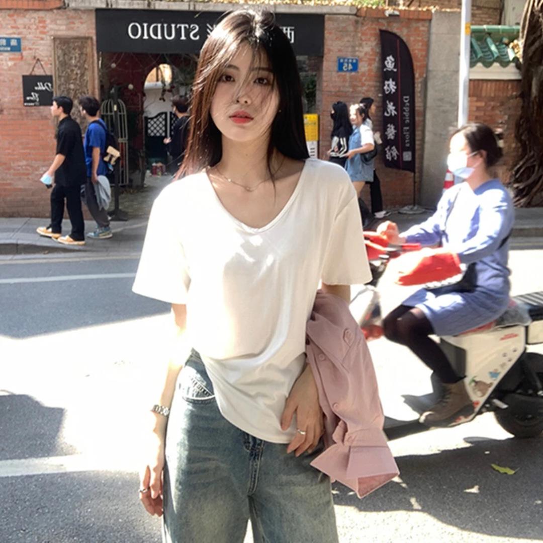 

Lazy wind loose T-shirt women s V-neck front shoulder white short-sleeved large neckline, thin and comfortable inside and outside women s top S(80-95) белый