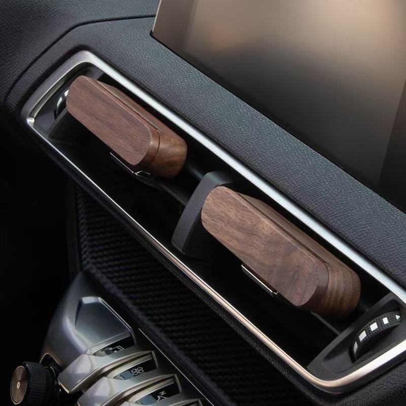Auto Air Outlet Perfume Freshener Car Aroma Diffuser Vent Clip Wood Essential Oil Aromatherapy Holder with Fiber Diffuser Sticks