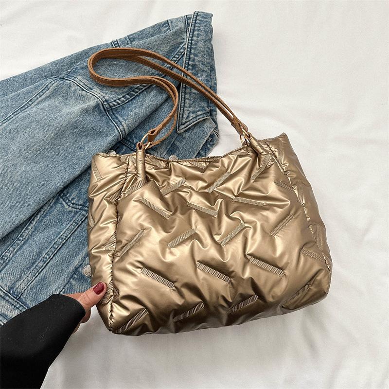 

Новая ретро повседневная наплечная сумка Модная сумка-тоут для поездок Сумка большой вместимости Женская персонализированная сумка Женщины