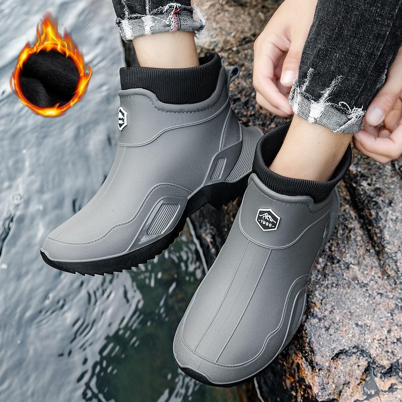 Lietus batai trumpu aulu vyriški suaugusiųjų vandeniui atsparūs batai moteriški lietaus batai neslystantys dėvėjimuisi atsparūs guminiai batai plius aksomas šilti madingi vandens batai