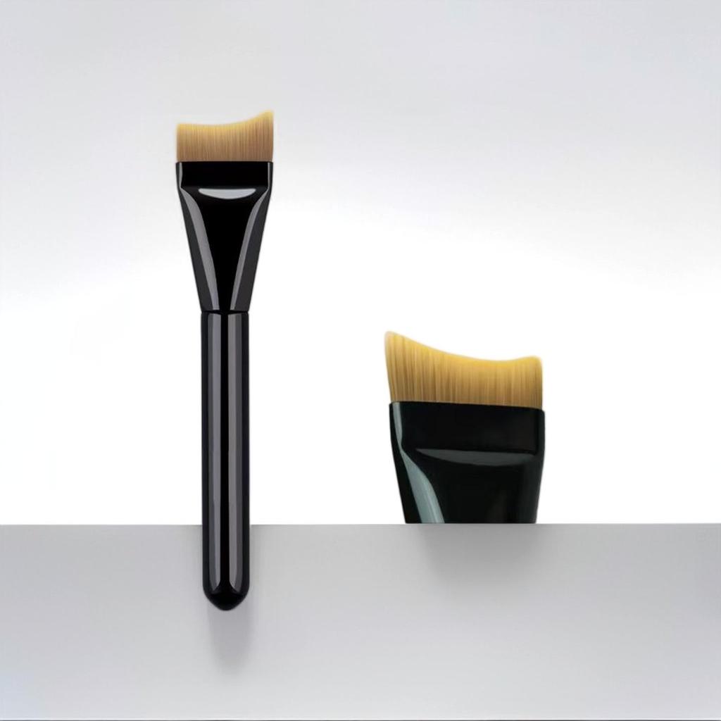Portable Angled Contour Brush with Wooden Handle & Fiber Bristles