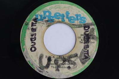 7-Zoll Schallplatte WINSTON HEYWOOD & THE HOMBRES - Back Biting none Upsetters 1976 Jamaika Reggae, Ska & Dub Gebraucht