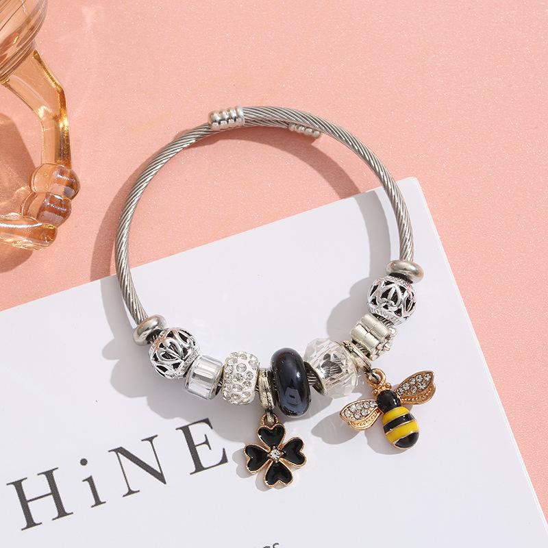 

Fashion Crystal Bee Clover Charms Bracelets for Women Girls Trendy Cute Stainless Steel Bangle Accessories Jewelry Gifts чёрный